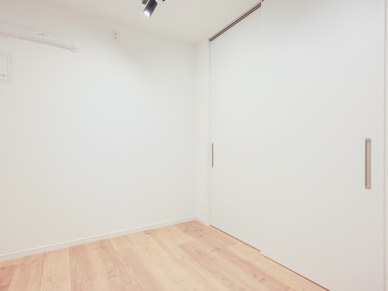リビングと引き戸で隣接する洋室3は、ワークスペースや子供部屋としても活躍しそうです。