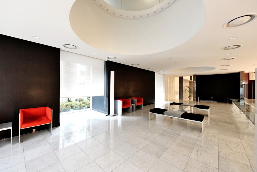 共用施設が充実しており、カフェラウンジ、クラブサロン、ビューラウンジ、スカイゲストルームなどが用意されています。コンシェルジュサービスが快適な生活をサポート、三重セキュリティでホテルライクに過ごすことができます。