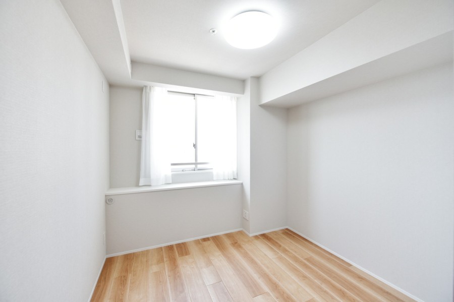 洋室3(約5.3帖)はリビングインのお部屋です。リビングの家族の気配を感じながらもしっかりとプライバシーを確保できます。子供部屋におすすめです。