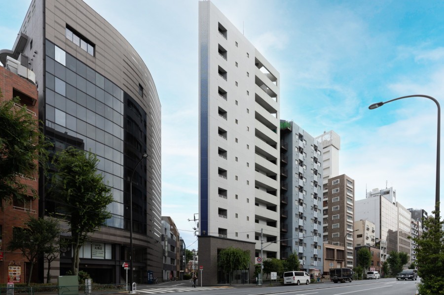 新宿に近く利便性が高く、落ち着いた住環境が魅力的なエリアに位置する物件です。2路線利用可能となっております。