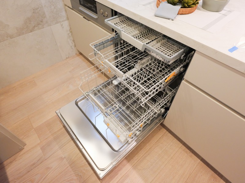 ◆食器洗浄機◆家事の時間を短縮できる優れもの。さらに節水・節約を同時に行うことができるので、大変人気があり重宝します。