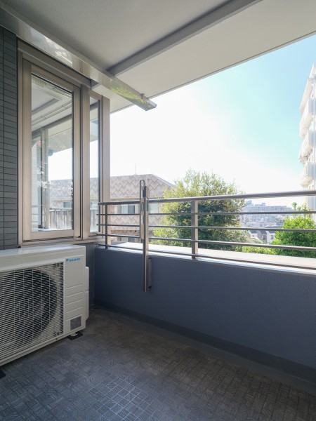 洋室3からつながるバルコニーは、暮らしに大切な光と風を感じる空間です。