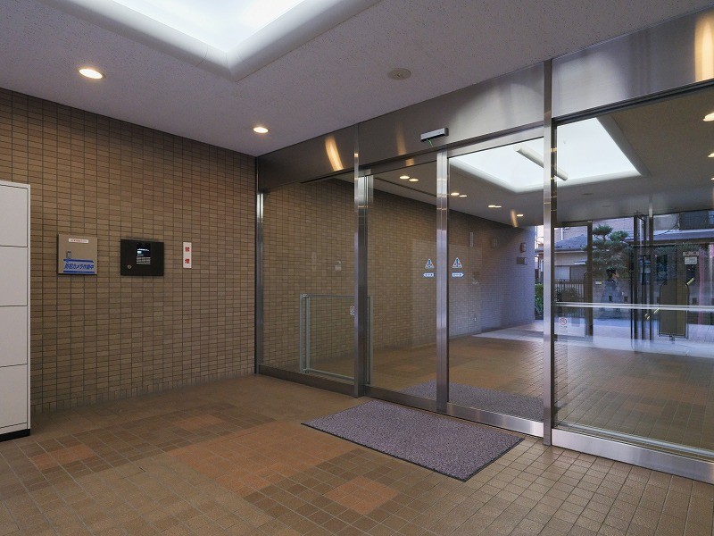 ◆オートロック◆居住者以外の侵入を拒み、不審者や不要なセールスを撃退することができます。安心感を得られるのも大きなポイントです。