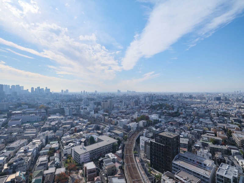 タワーレジデンスで叶える開放的な暮らし。洗練された都市機能の豊かさを湛えた眺望を望めます。飽きのこない窓辺からの光景を愉しむことができます。