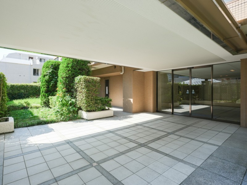 定期的にメンテナンスを行っている管理の行き届いたマンションです。2021年には共用部大規模修繕工事を行っています。