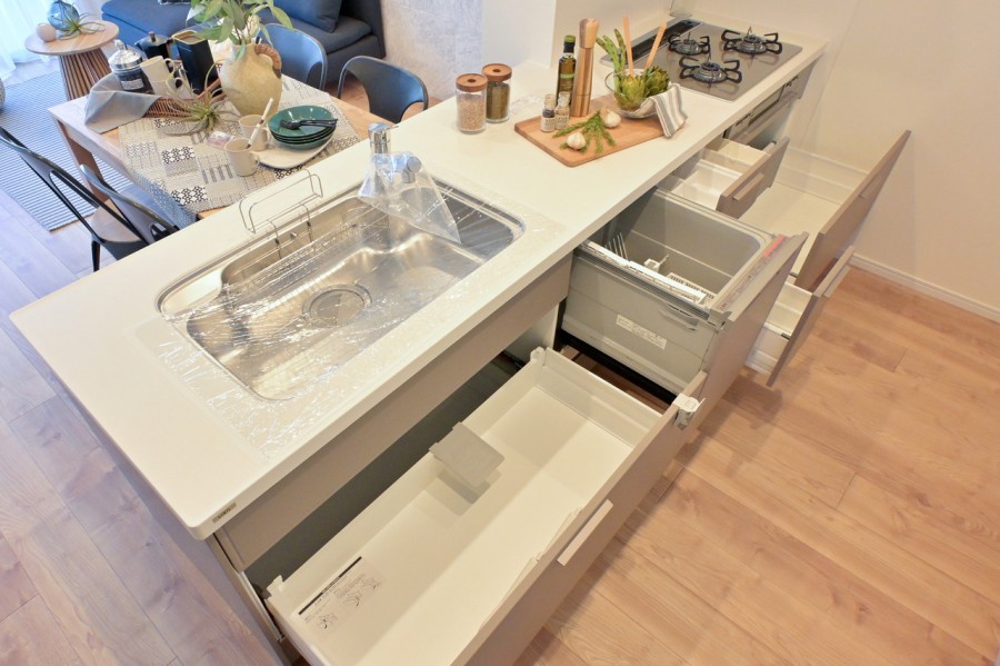 ◆食器洗い機◆家事の時間を短縮できる優れもの。さらに節水・節約を同時に行うことができるので、大変人気があり重宝します。