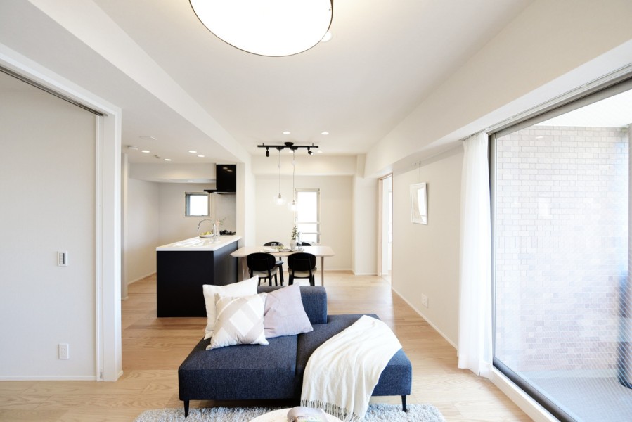 対面式のキッチン、扉が開放できる洋室など、家族がしっかりとコミュニケーションをとれる間取りです。家族構成やライフスタイルに合わせてフレキシブルに使用できる機能的な間取りです。