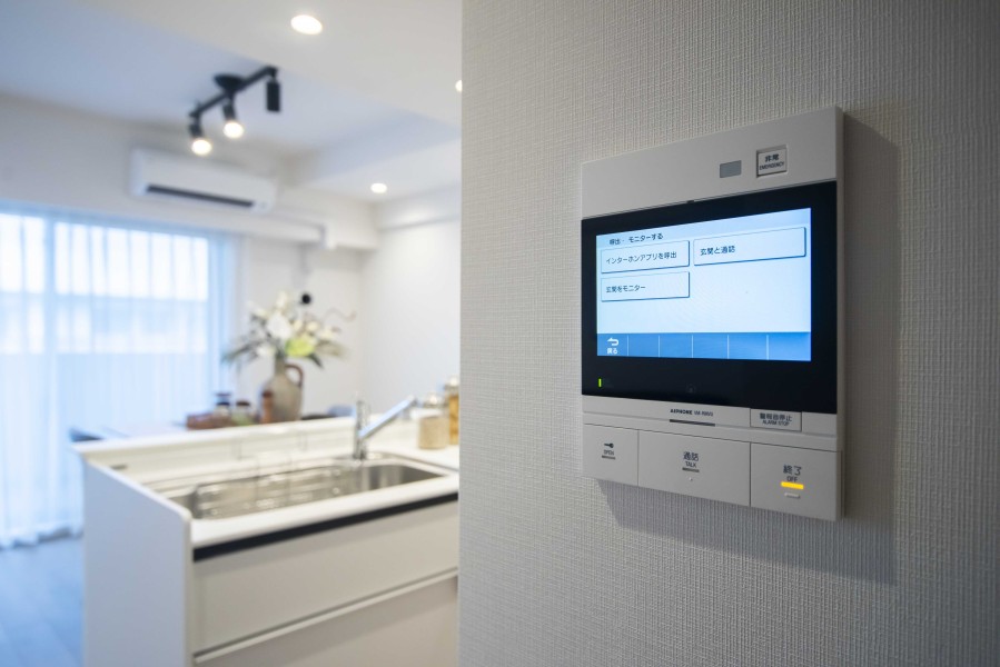 ◆TVモニター付インターホン◆訪ねてきた相手をモニター越しに確認でき、防犯対策に役立ちます。インターホン越しに話をすることが可能です。