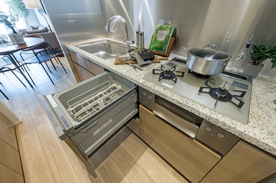 ◆食器洗い機◆家事の時間を短縮できる優れもの。さらに節水・節約を同時に行うことができるので、大変人気があり重宝します。