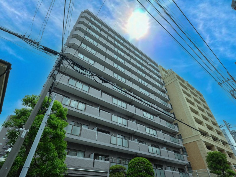 穏やかな住宅街を背景に、中心地として栄える浦和西口エリアに立地。都心直通の4路線アクセスがライフシーンを軽やかに広げます。