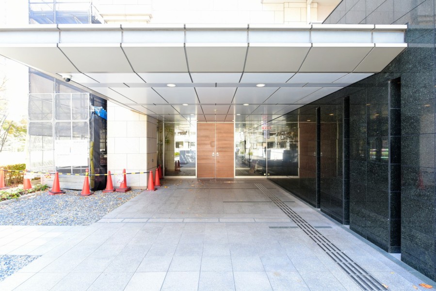 ダブルオートロック採用、管理人週7日勤務ですので、安心です。管理体制も良好ですので、住みやすいマンションです。24時間ゴミ出しも可能で、お部屋の中にためておかずに済みます。