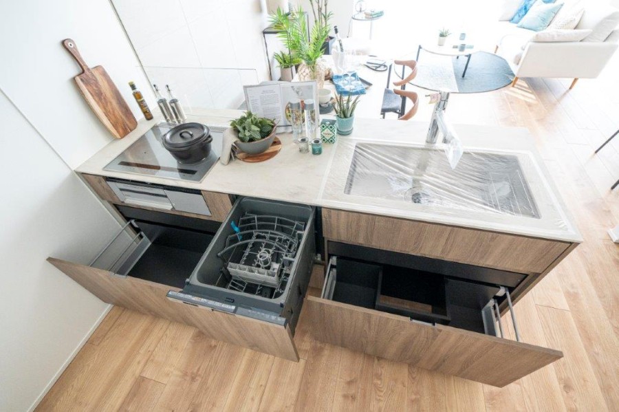 ◆食器洗い機◆家事の時間を短縮できる優れもの。さらに節水・節約を同時に行うことができるので、大変人気があり重宝します。