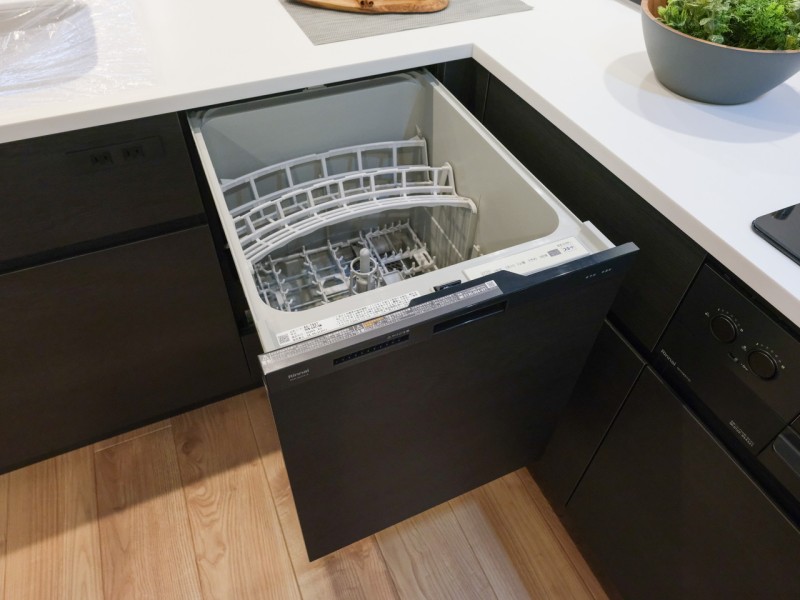 ◆食器洗い機◆家事の時間を短縮できる優れもの。さらに節水・節約を同時に行うことができるので、大変人気があり重宝します