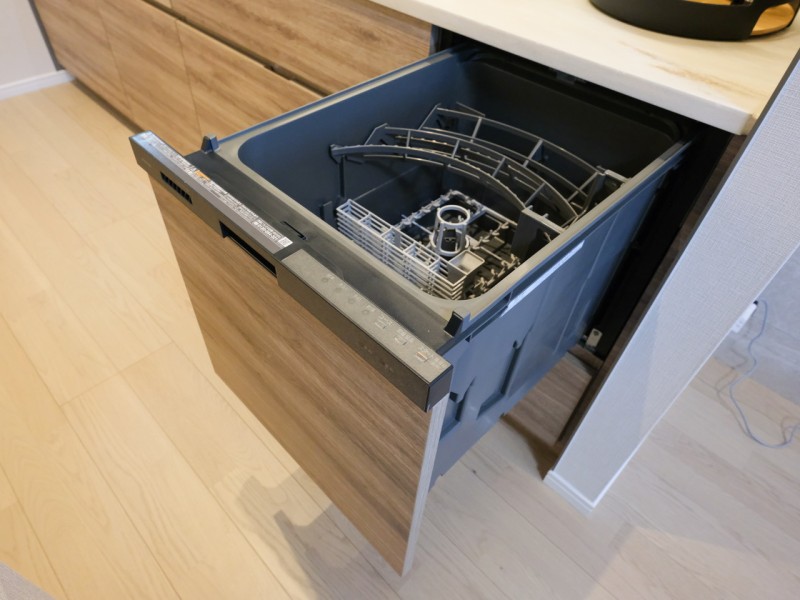 ◆食器洗い機◆家事の時間を短縮できる優れもの。さらに節水・節約を同時に行うことができるので、大変人気があり重宝します。