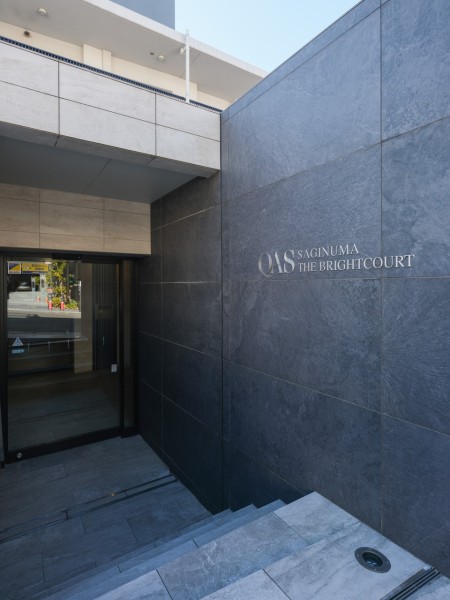 定期的にメンテナンスを行っている管理の行き届いたマンションです。上質な居住空間へやさしく誘うエントランスです。