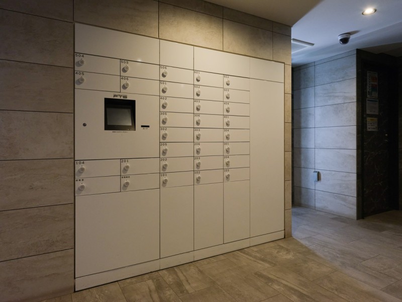 ◆宅配ボックス◆24時間いつでも荷物を受け取ることができるので、配達時間を気にせず過ごすことができます。対面での接触機会を最小限にでき、ウイルス対策の観点からも人気の設備です。