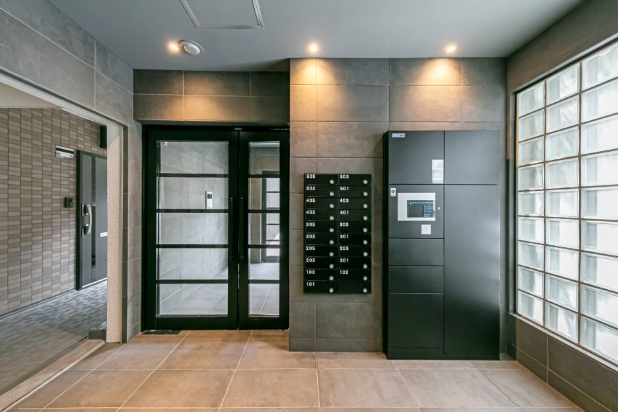 ◆宅配ボックス◆24時間いつでも荷物を受け取ることができるので、配達時間を気にせず過ごすことができます。対面での接触機会を最小限にでき、ウイルス対策の観点からも人気の設備です。