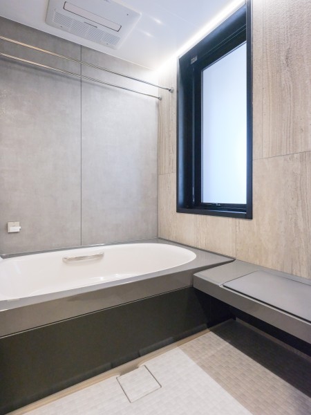 ＬＩＸＩＬ製ユニットバス新規交換(浴室換気乾燥機付）