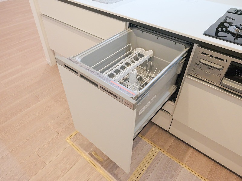 ◆食器洗い機◆家事の時間を短縮できる優れもの。さらに節水・節約を同時に行うことができるので、大変人気があり重宝します。