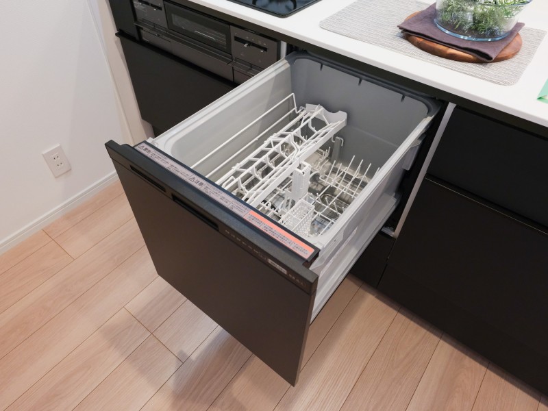 ◆食器洗い機◆家事の時間を短縮できる優れもの。さらに節水・節約を同時に行うことができるので、大変人気があり重宝します。