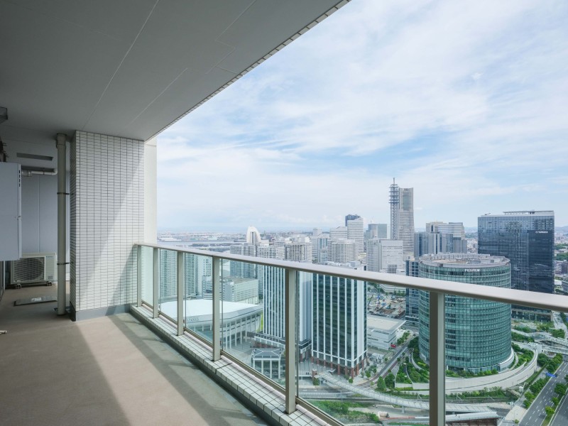 約13mの開放感のあるワイドスパンバルコニーです。