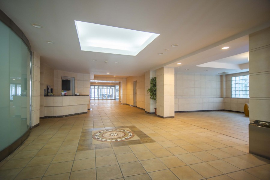 モダンで清潔感漂う共用部が、明日への活力を与えてくれるマンションです。