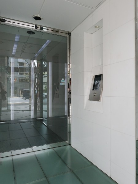 ◆オートロック◆居住者以外の侵入を拒み、不審者や不要なセールスを撃退することができます。安心感を得られるのも大きなポイントです。