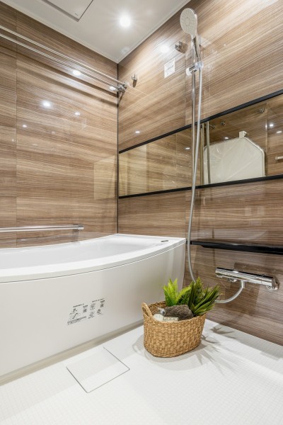 1416サイズのゆったりとしたバスルームです。毎日のリラックスタイムを心ゆくまでお楽しみいただけます。