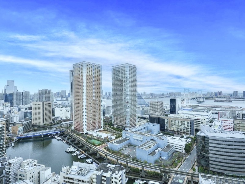 デジタルには語りきれない、胸のすく大空と水の潤いを手中におさめることができます。都市の喧騒を遠ざけ、日々の暮らしをより彩ります。