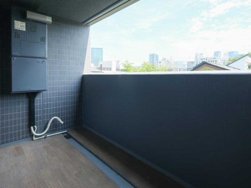 暮らしに大切な光と風を感じることができるバルコニーです。季節の移ろいを身近に感じられる、安らぎのスペースです。