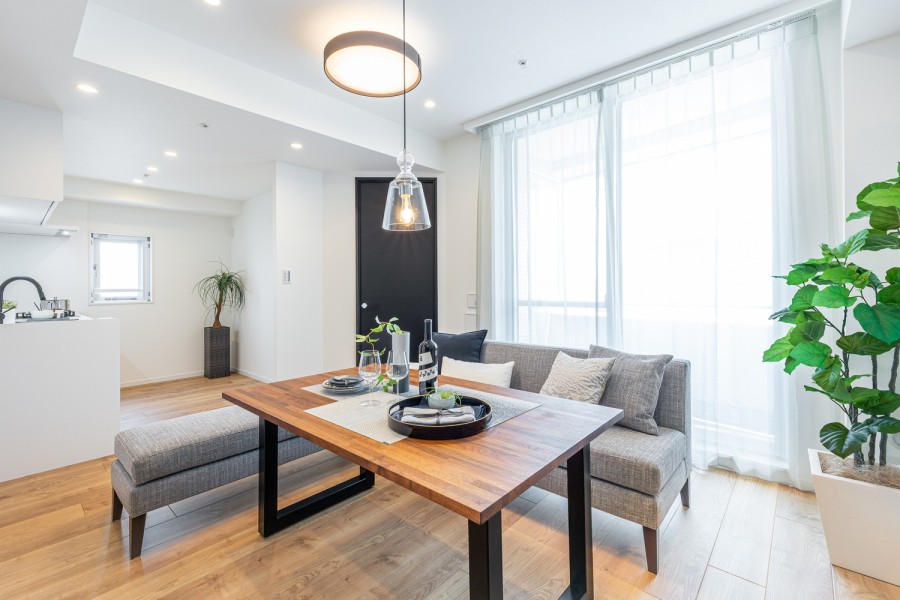 リビングには床暖房を敷設しており、冬場の足元もぽかぽかに♪通年快適な温度でお過ごしいただけます。