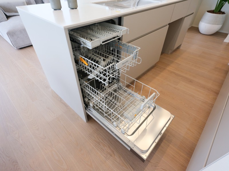 ◆食器洗浄機◆家事の時間を短縮できる優れもの。さらに節水・節約を同時に行うことができるので、大変人気があり重宝します。