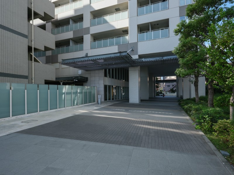 オートロック・宅配ボックス完備。ペット飼育可能(規約有)なマンションです。