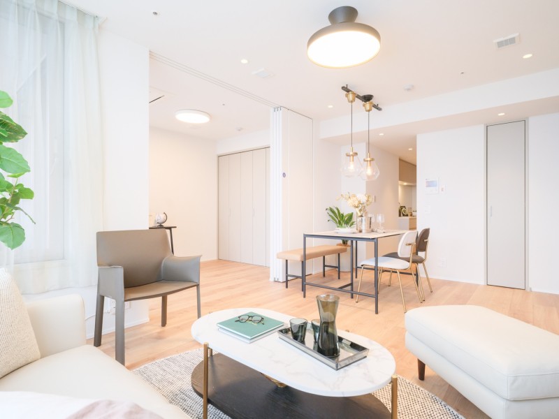 LDには収納があり、キッチンに収納できなかった食器や調味料など収納することが可能です。また普段使用しない災害備蓄品など見せない収納をすることができ、お部屋の雰囲気を壊すことなく、広くお使いできます。