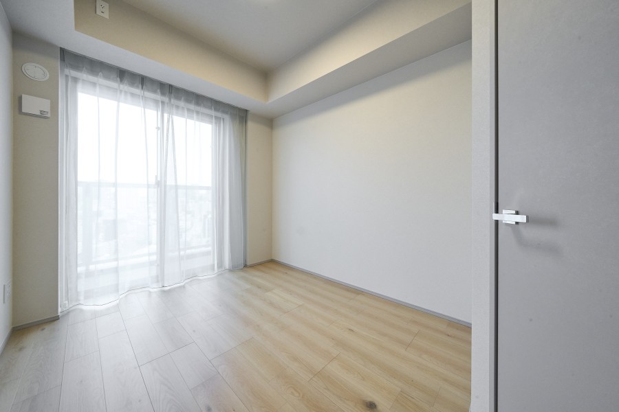 洋室1は約6.2帖の広さがあり、主寝室としてもお使いいただけます。LDから独立したお部屋でプライベート時間を満喫できるお部屋となっております。