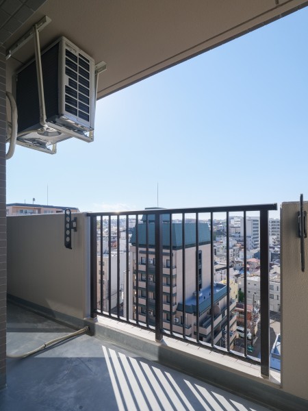 暮らしに大切な光と風をめいっぱい感じることができる空間です。陽当たりが良いため、晴れた日には日向ぼっこを楽しむことができます。