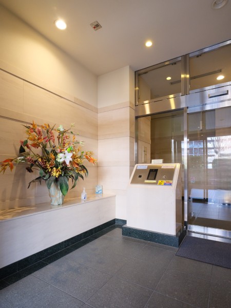 ◆オートロック◆居住者以外の侵入を拒み、不審者や不要なセールスを撃退することができます。安心感を得られるのも大きなポイントです。