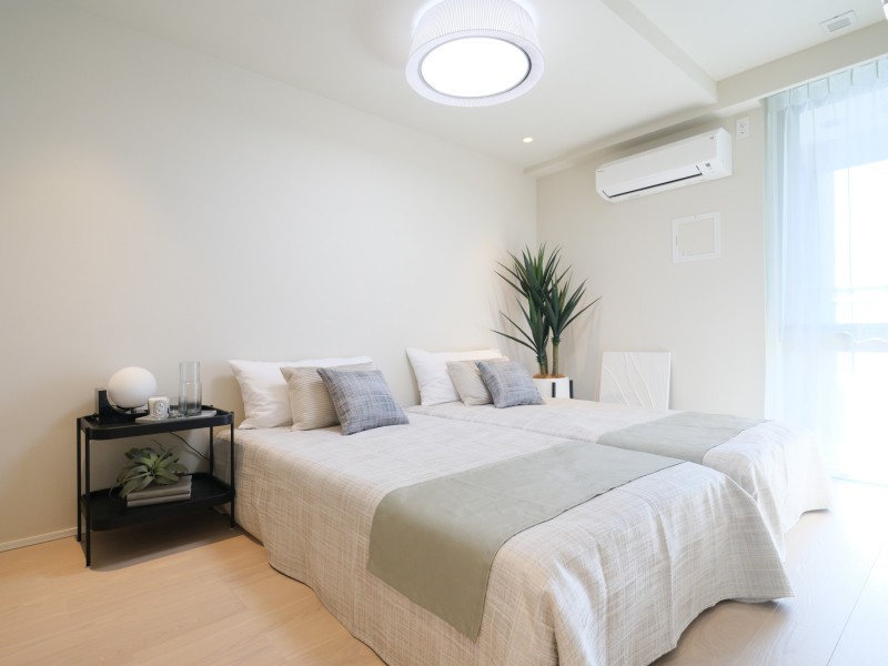 リビングに隣接していながらプライベート性の高い時間を過ごせる洋室1です。主寝室としてもお使いいただけます。