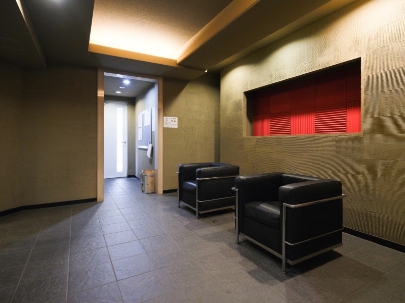 お手入れが行き届いた綺麗な共用部が、安らぎに満ちた暮らしへ誘います。2017年に共用部大規模修繕工事実施されており、管理体制が良好なことが伺えます。