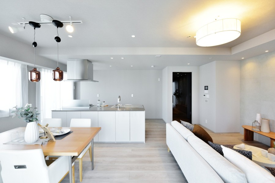 アイランドキッチンが空間の軸となり、家族やゲストと過ごす穏やかな時間や、賑やかな時間を支えてくれます。毎日の暮らしが自然と整い、上質な時間をつくることができます。