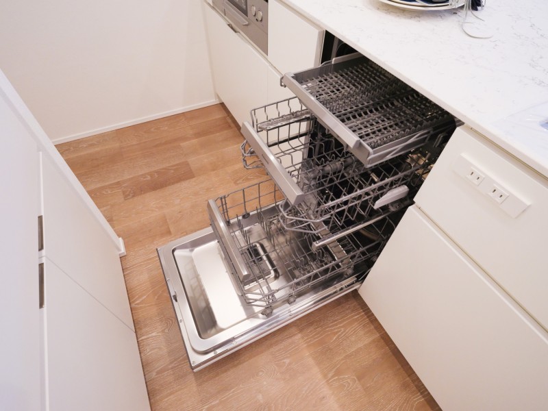 ◆食器洗浄機◆家事の時間を短縮できる優れもの。さらに節水・節約を同時に行うことができるので、人気があり重宝します。