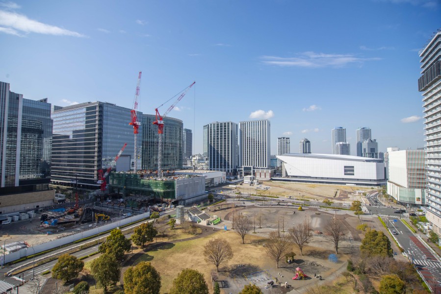 バルコニーからは洗練された都市機能の豊かさを湛えた眺望を望めます。飽きのこない窓辺からの光景を愉しむことができます。