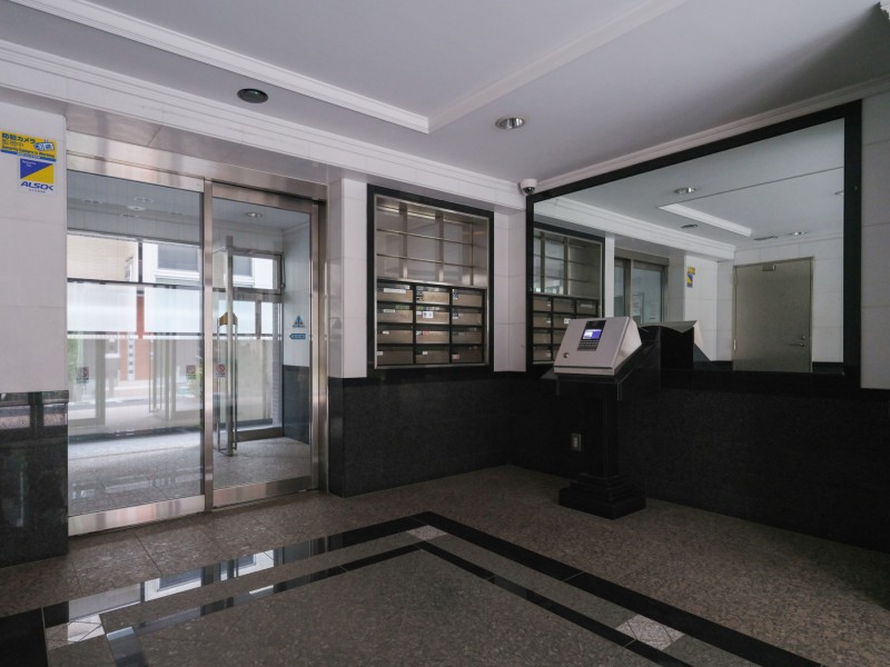 ◆オートロック◆居住者以外の侵入を拒み、不審者や不要なセールスを撃退することができます。安心感を得られるのも大きなポイントです。