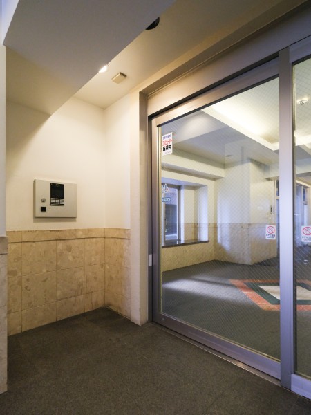 ◆オートロック◆居住者以外の侵入を拒み、不審者や不要なセールスを撃退することができます。安心感を得られるのも大きなポイントです。