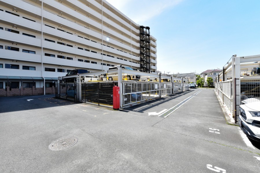 駐車スペースは4790円～7400円でご利用いただけます。駐車場サイズや空き状況等の詳細については、お気軽にお問合せ下さい。