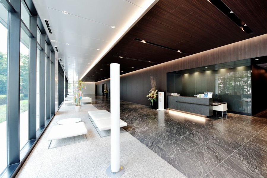 グランドロビーにはコンシェルジュカンターが設けられ、日々の取り次ぎや手配など各種サービスを提供してくれます。24時間有人管理で日々の暮らしも安心です。ゲストルームなども