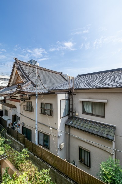 3階のお部屋からの眺望です。空の色が移ろいゆく景色を見ながらほっと一息つき、日常をアップデートできそうです。