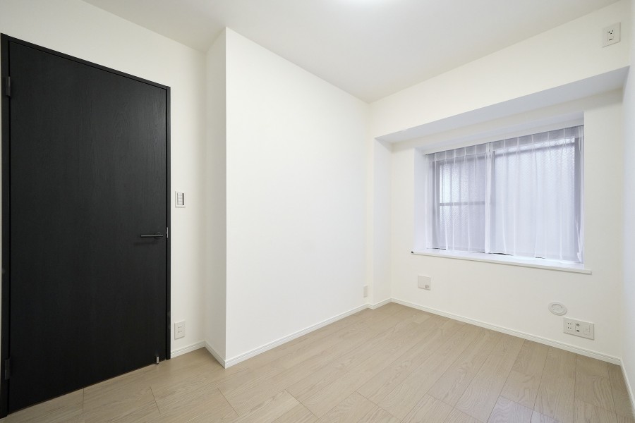 洋室2は約5.1帖の広さがあります。カウンター部分にはお好きなインテリアを飾り、ご自身の好みのお部屋に彩れます。