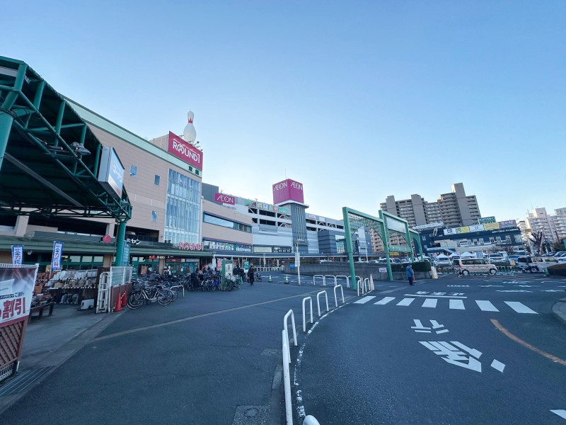 トピレックプラザ(大型商業施設)まで210mです。「衣・食・住」と「遊び」が揃う利便性良好な住環境です。