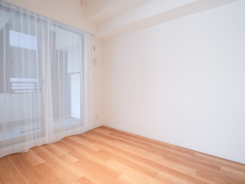 洋室3は、リビングに隣接していながらも、扉を閉めてプライベート時間を満喫することができそうです。